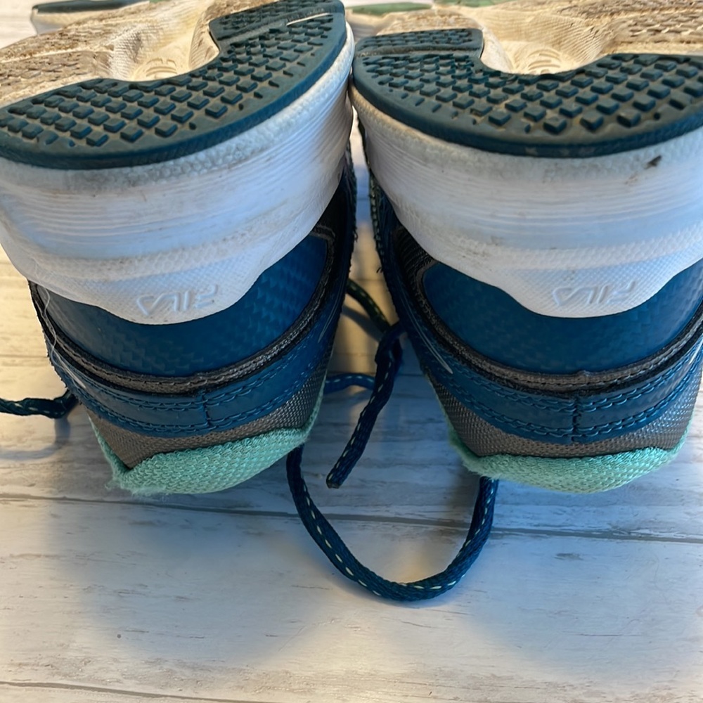 FILA RUNNING SHOES, Size 9 - Picture 4 of 10